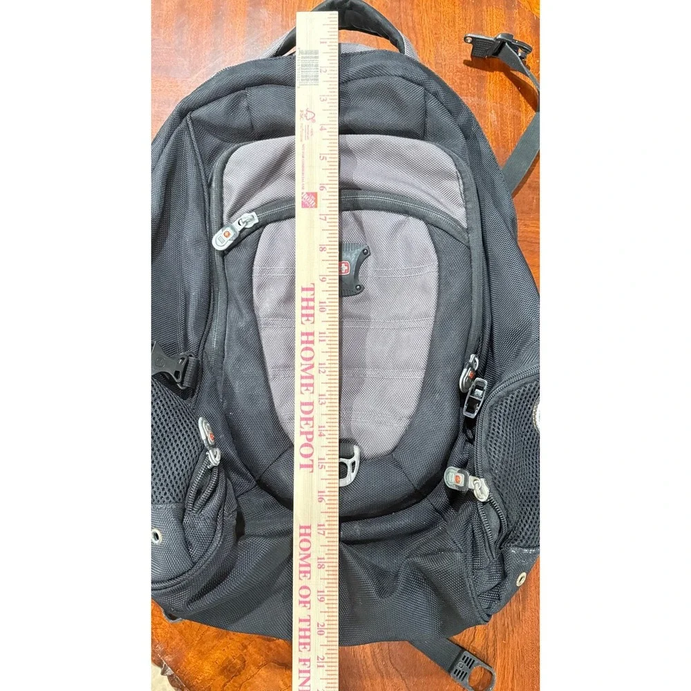 Swiss‎ Gear Backpack Computer Laptop Synergy Shock Business Black Gray
